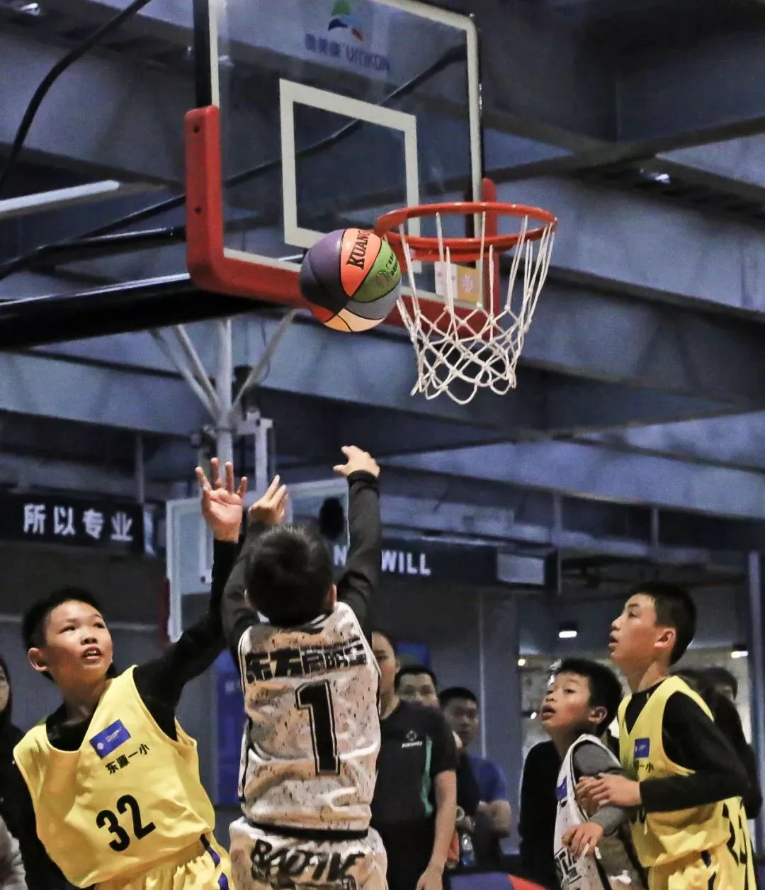 青少年篮球爱好者如何提高协调性_0